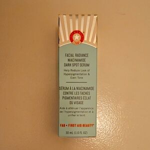First Aid Beauty Facial Radiance Serum